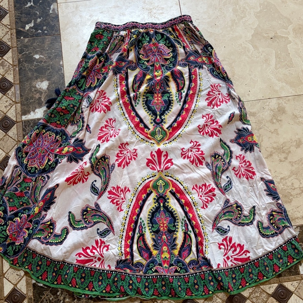 Elegant Paisley Maxi Skirt in Pink and Green - Picture 3 of 3